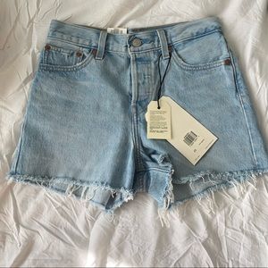 BNWT LEVI WEDGIE SHORTS